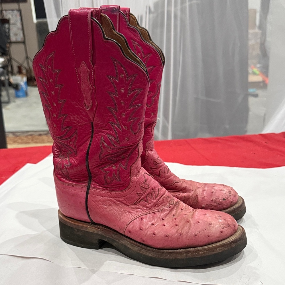 Lucchese Fuchsia Leather Heeled Boots